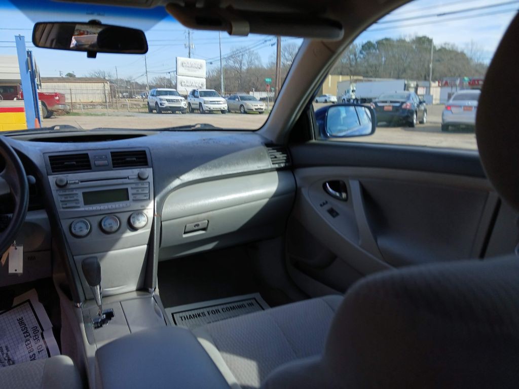 2010 Toyota Camry Image 8