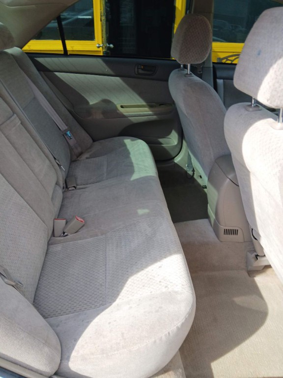 2003 Toyota Camry Image 2