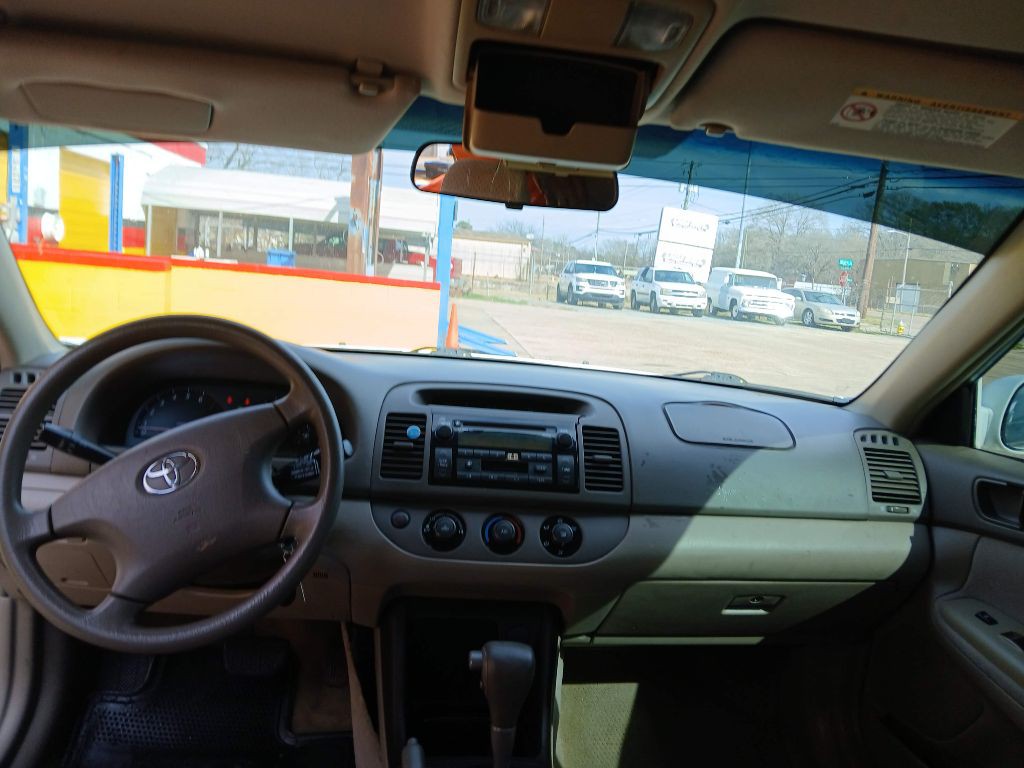 2003 Toyota Camry Image 8