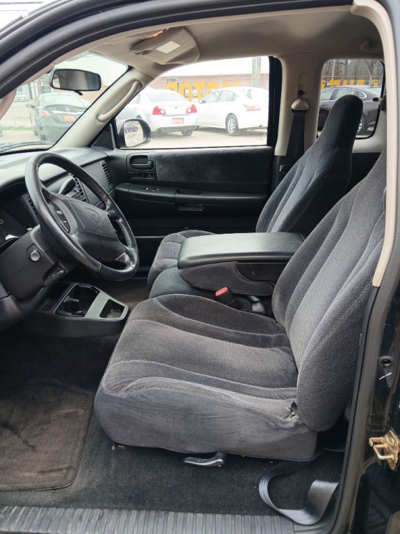 2004 Dodge Dakota Image 5