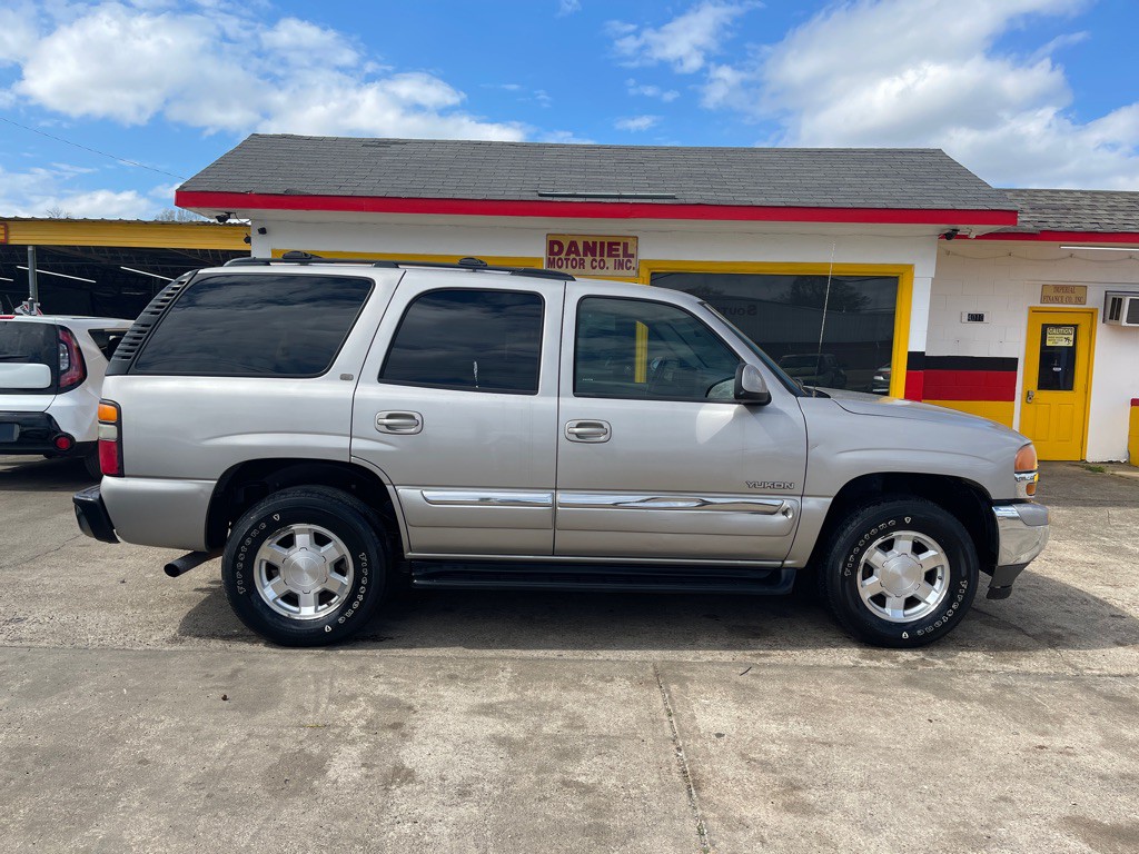 2006 GMC Yukon Image 1