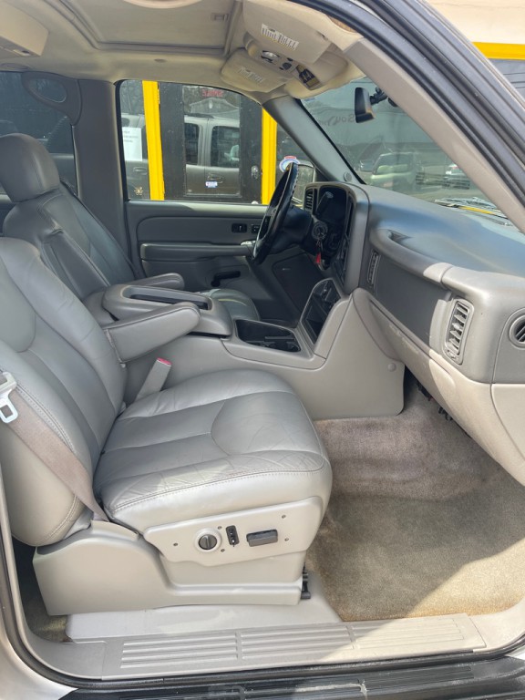 2006 GMC Yukon Image 3