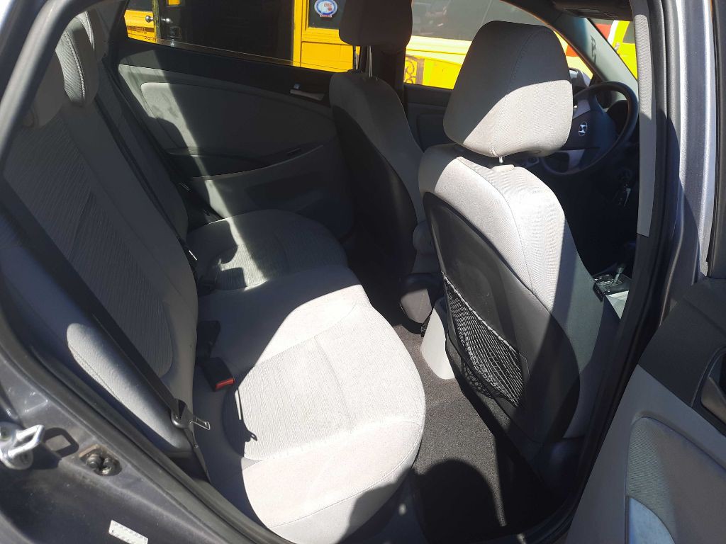 2016 Hyundai Accent Image 7