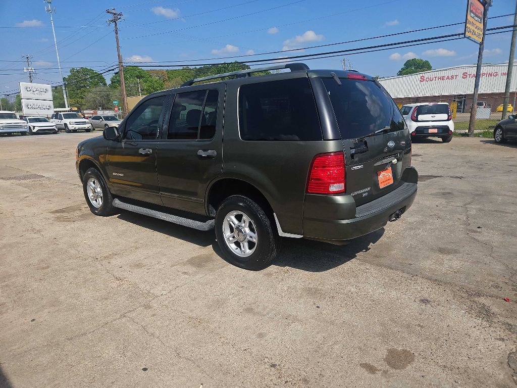 2004 Ford Explorer Image 2