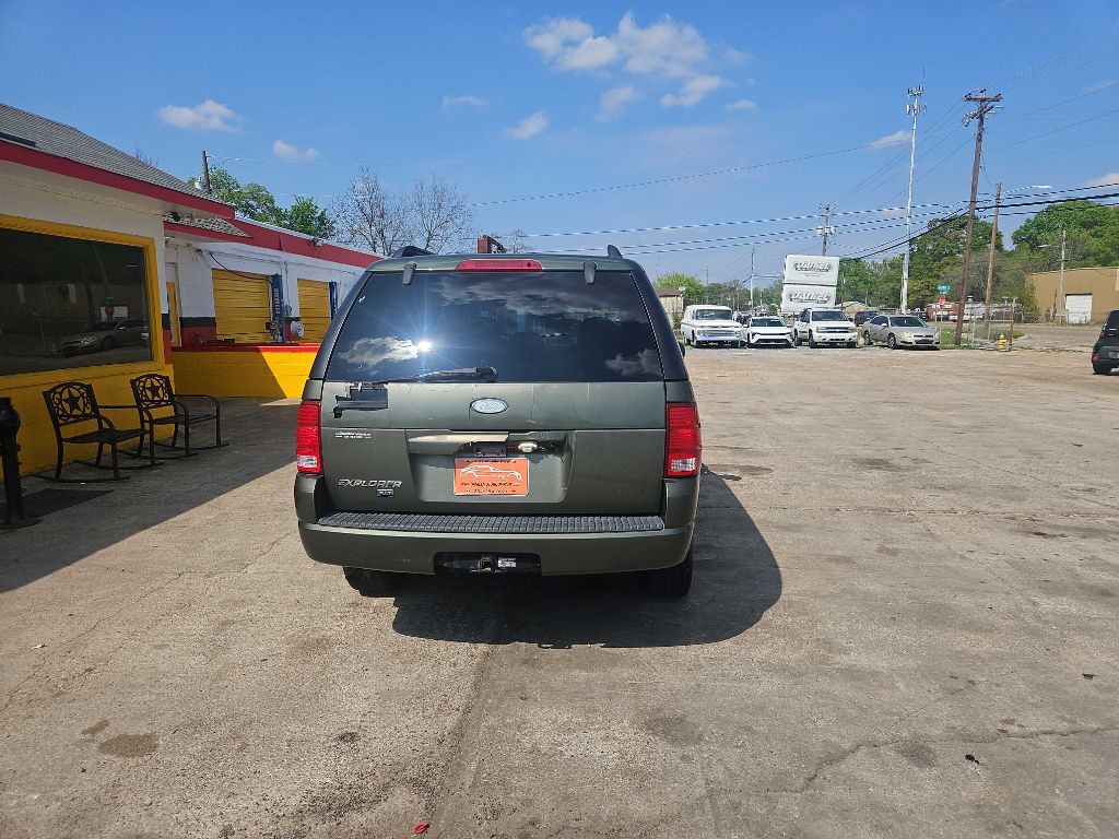 2004 Ford Explorer Image 4