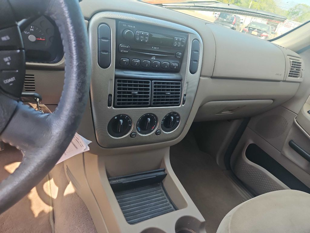 2004 Ford Explorer Image 8