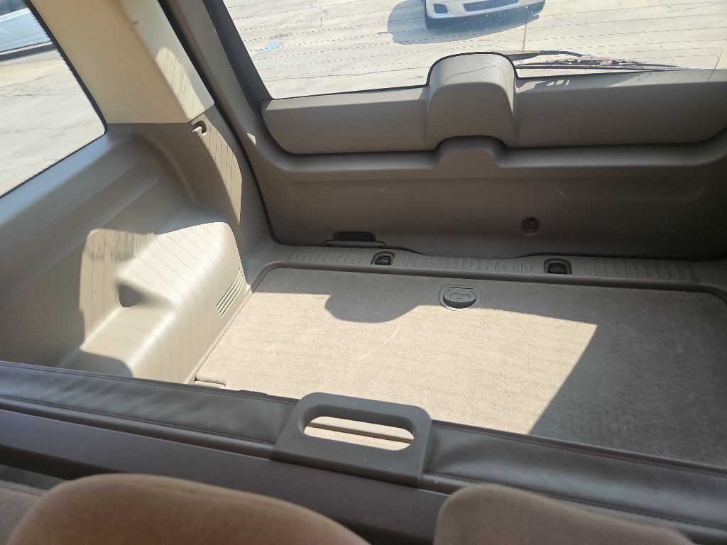 2004 Ford Explorer Image 12