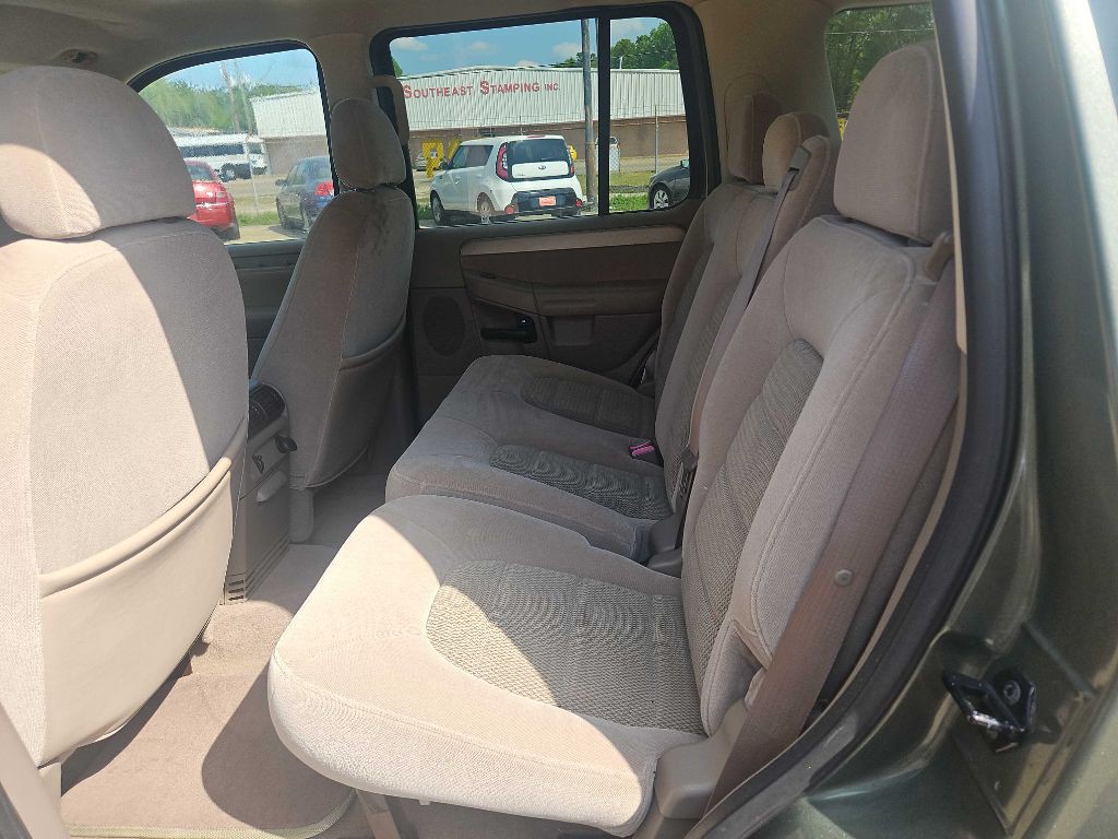 2004 Ford Explorer Image 13