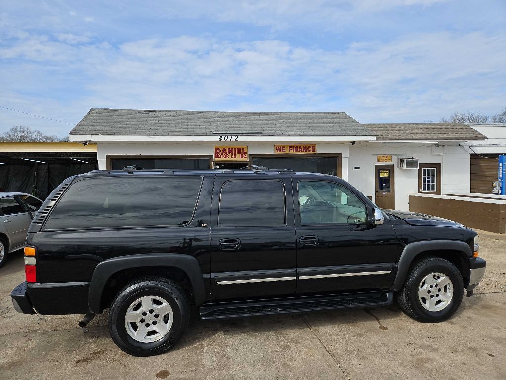 2006 Chevrolet Suburban Image 2
