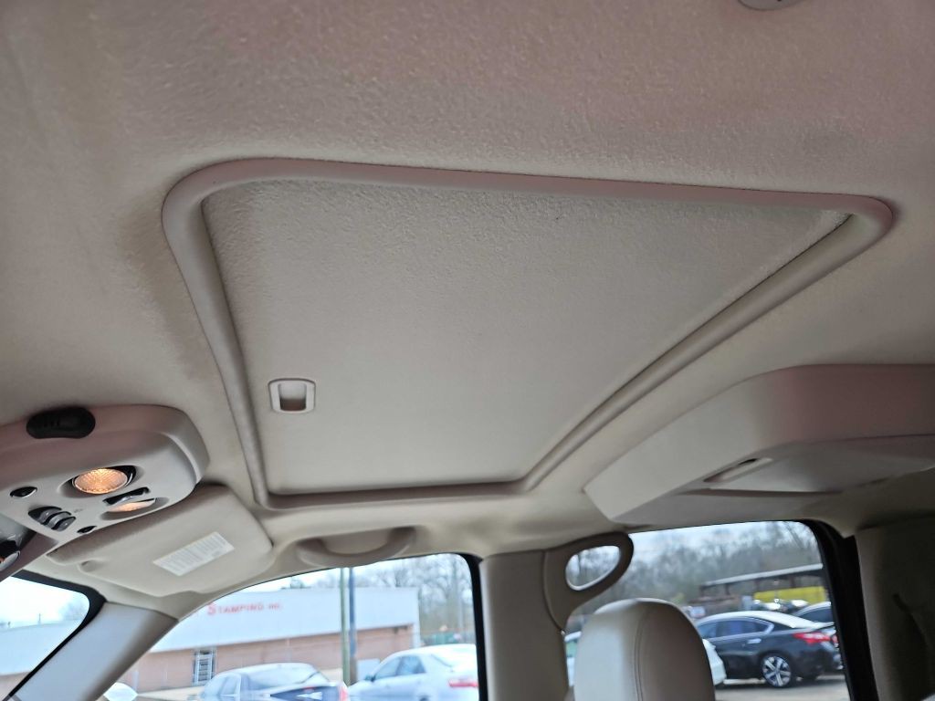 2006 Chevrolet Suburban Image 10