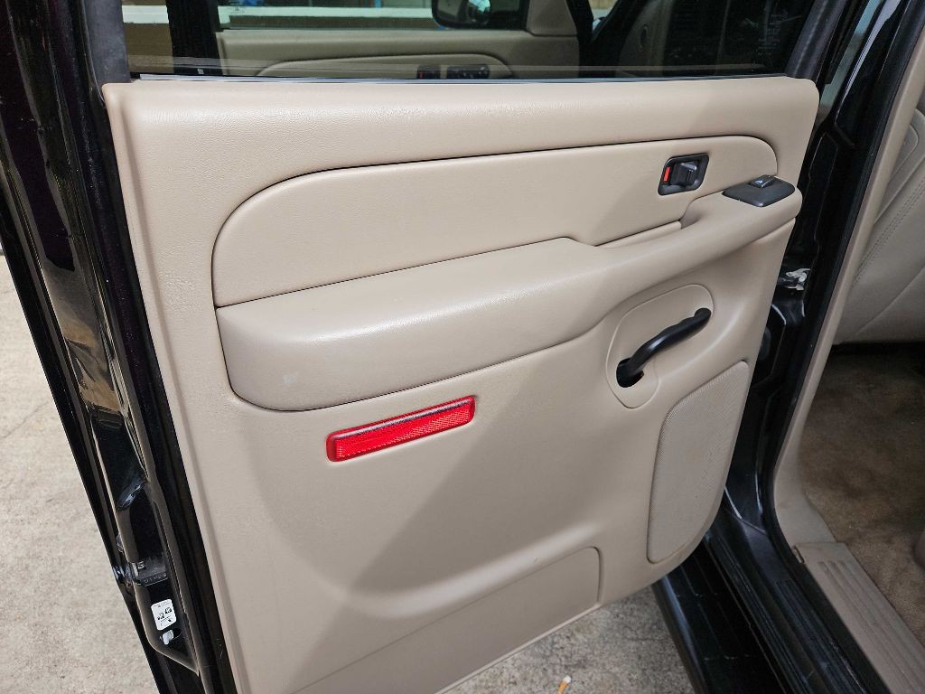 2006 Chevrolet Suburban Image 13