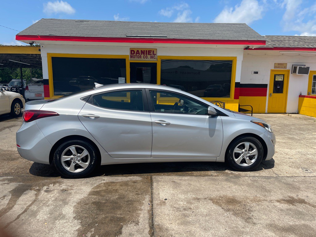 2014 Hyundai Elantra Image 1