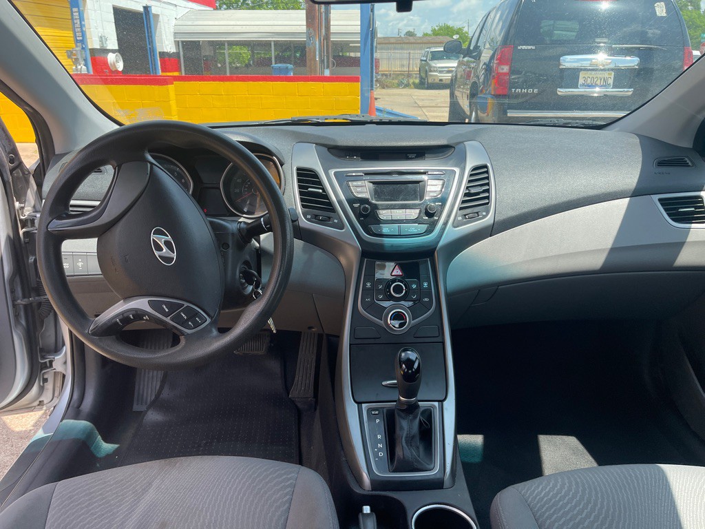 2014 Hyundai Elantra Image 8