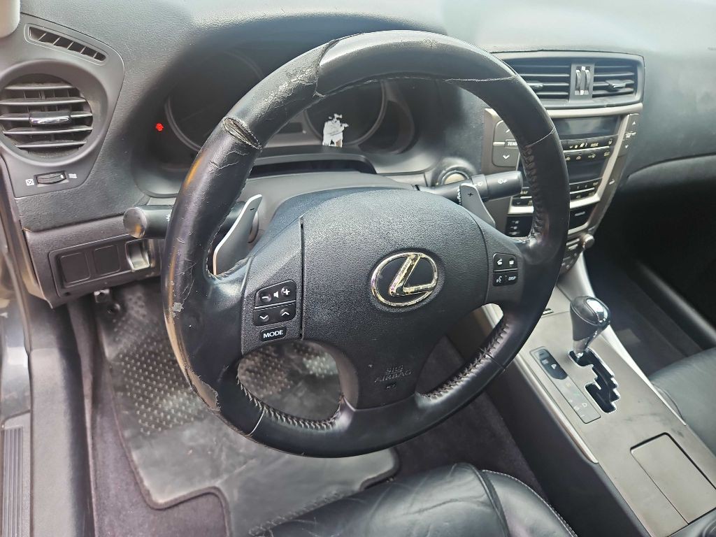 2010 Lexus IS Image 5