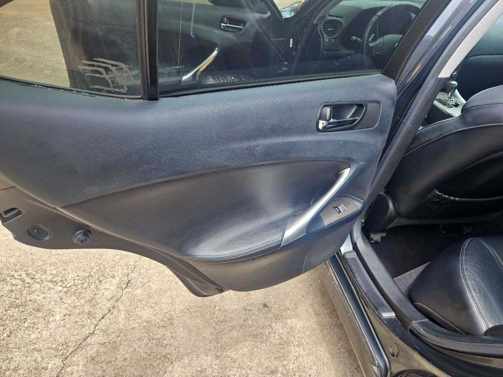 2010 Lexus IS Image 11
