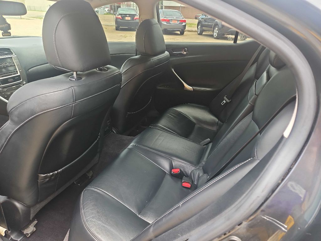 2010 Lexus IS Image 12