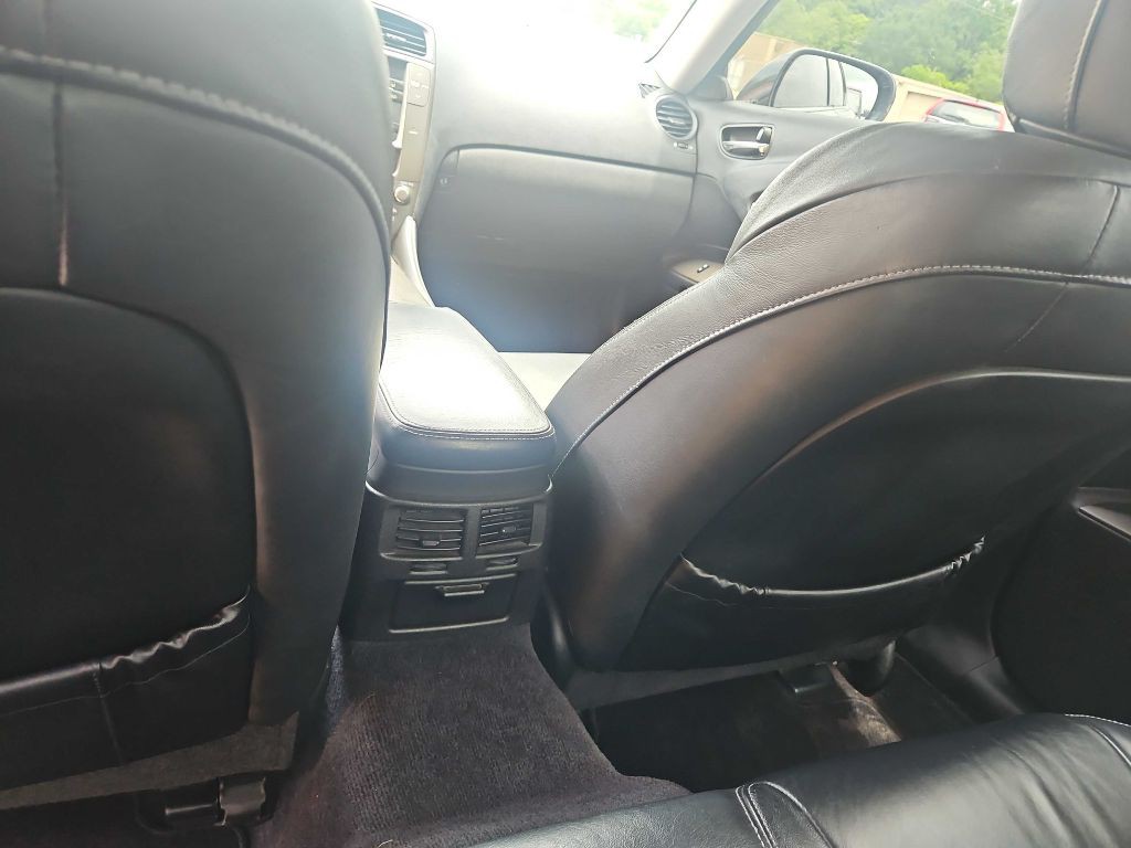 2010 Lexus IS Image 14