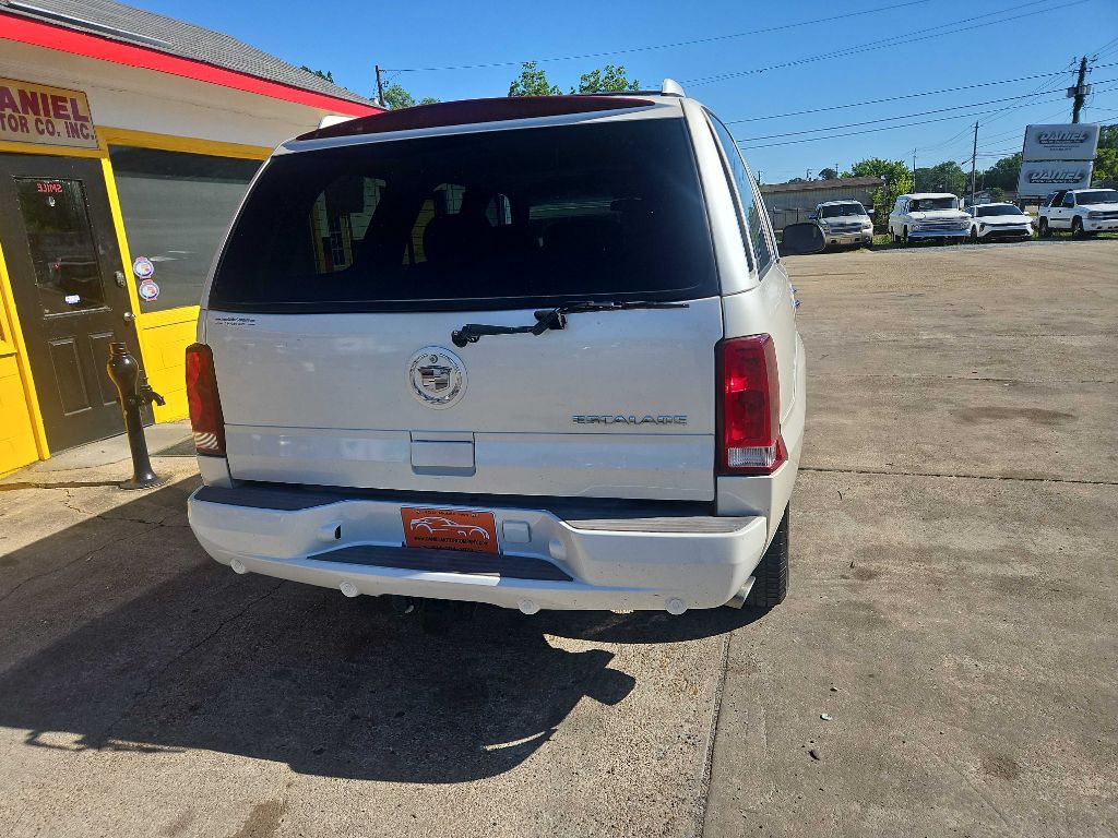 2002 Cadillac Escalade Image 2