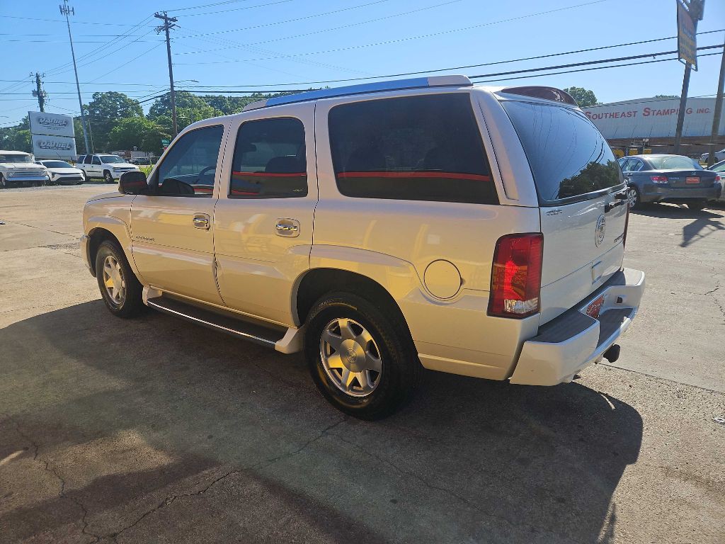 2002 Cadillac Escalade Image 4