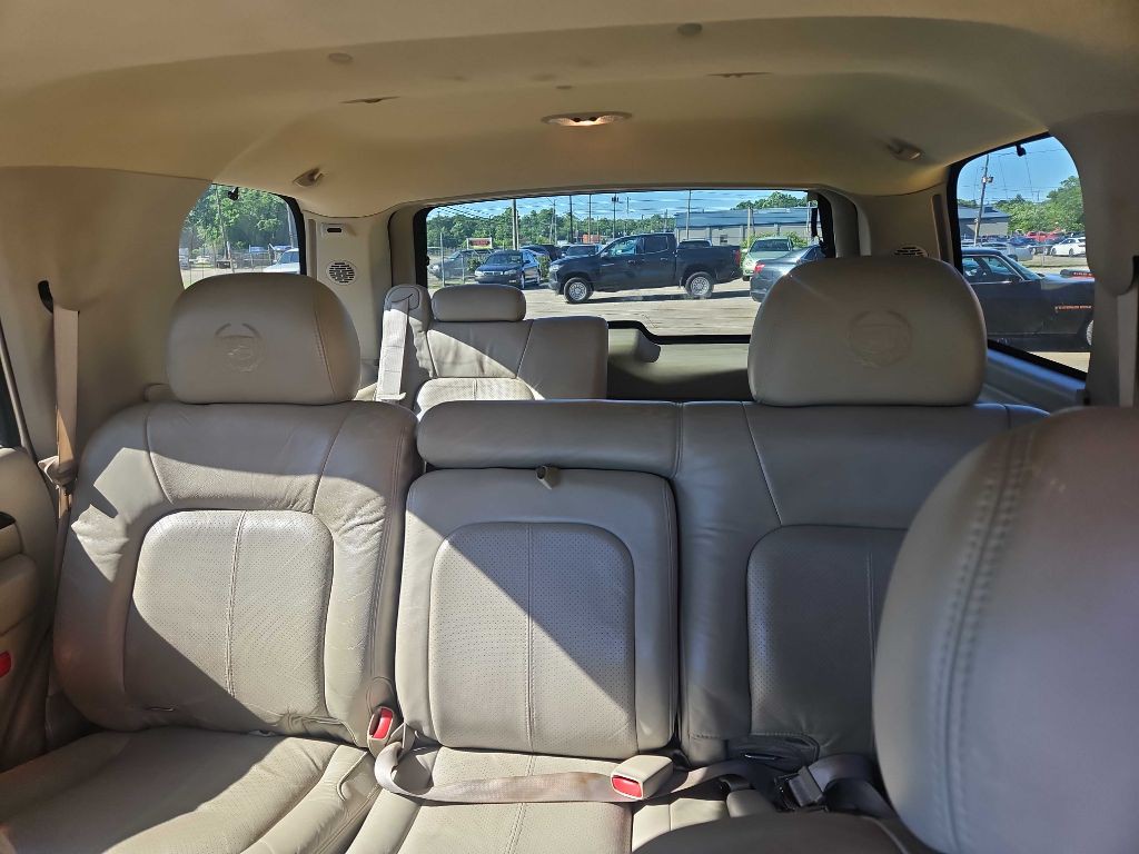 2002 Cadillac Escalade Image 13