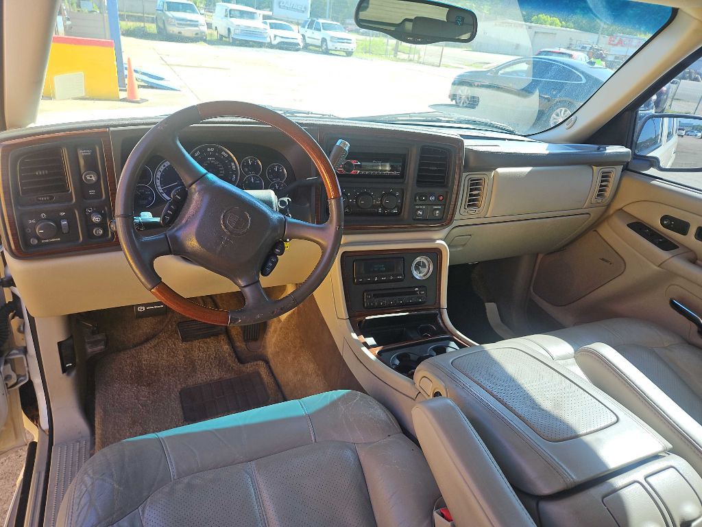 2002 Cadillac Escalade Image 16