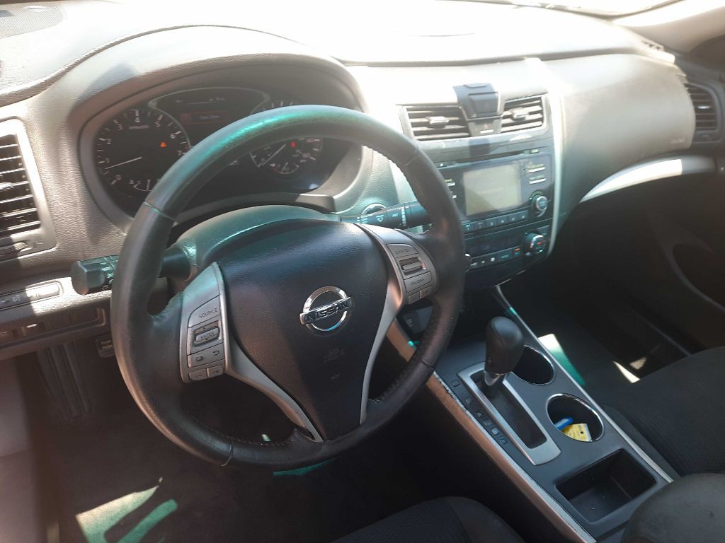 2015 Nissan Altima Image 4