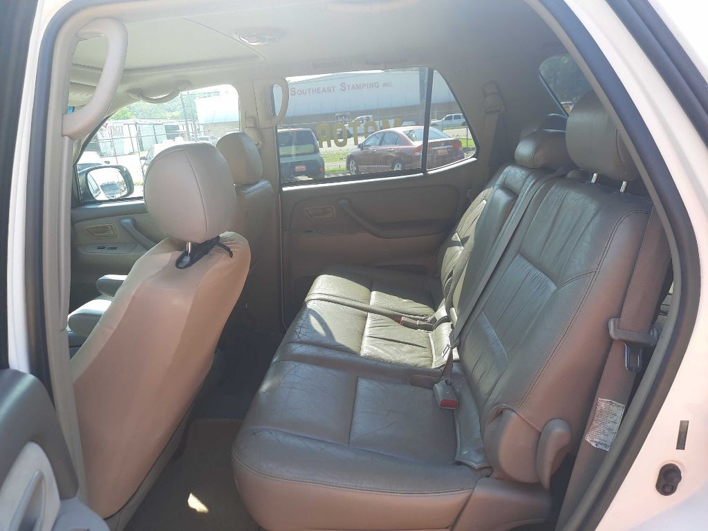 2005 Toyota Sequoia Image 6