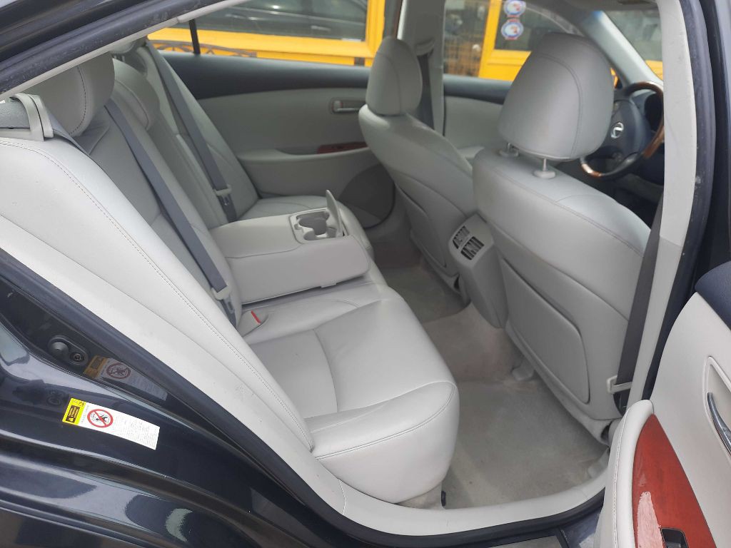 2007 Lexus ES Image 2
