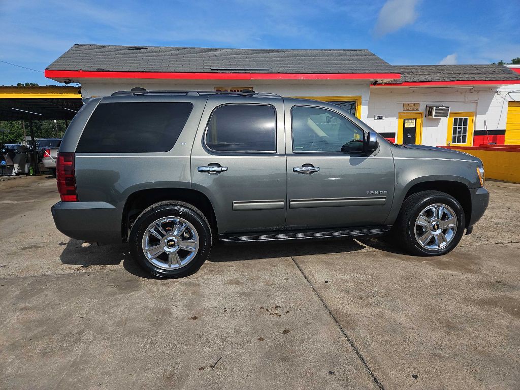 2011 Chevrolet Tahoe Image 4