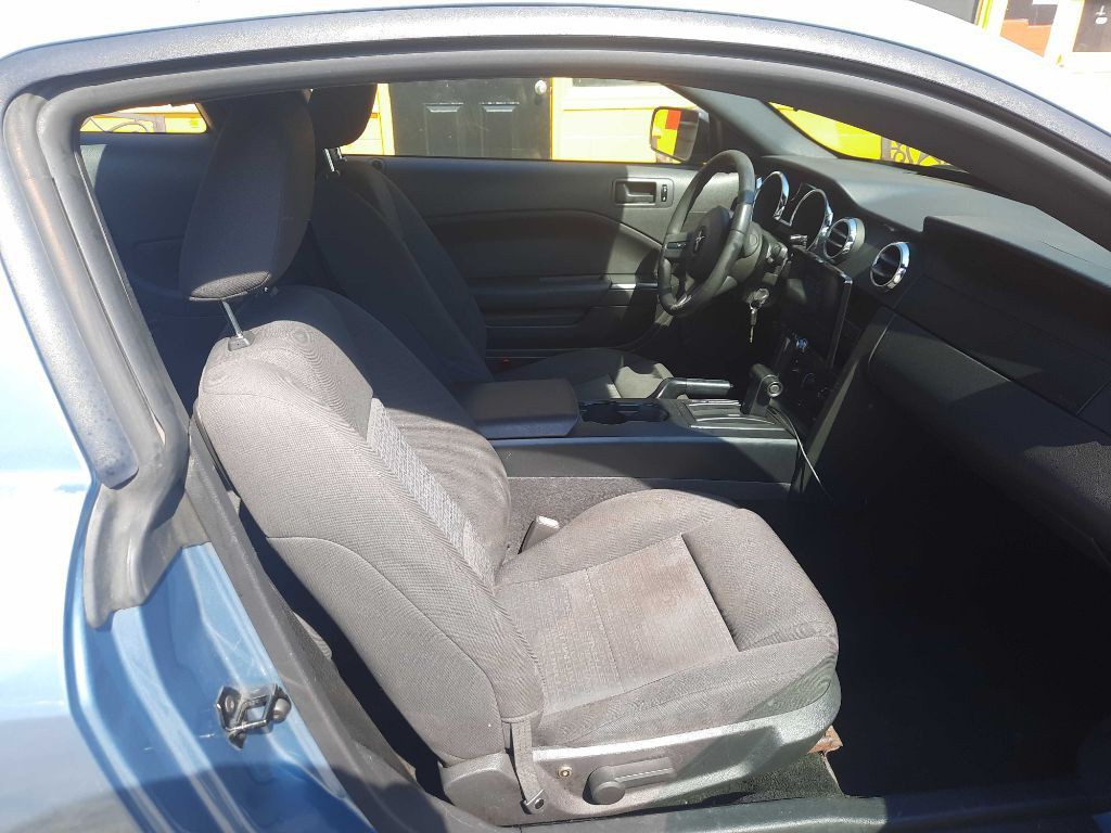 2005 Ford Mustang Image 7