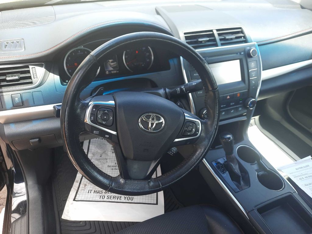 2017 Toyota Camry Image 5