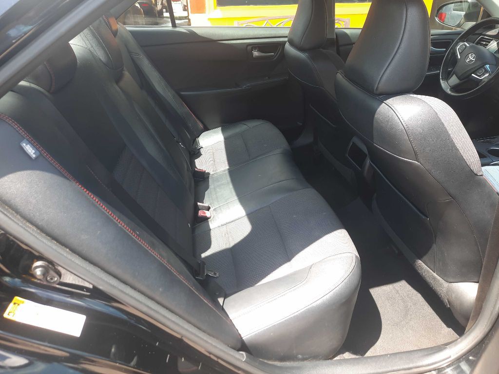 2017 Toyota Camry Image 7