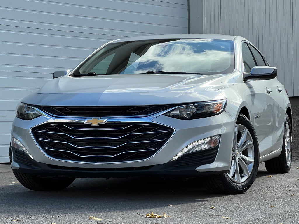 2022 Chevrolet Malibu Image 1