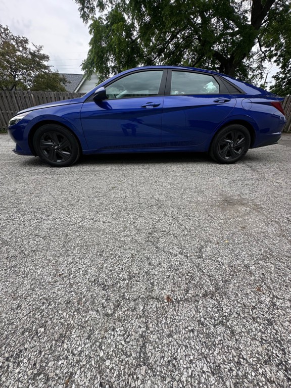 2022 Hyundai Elantra Image 3