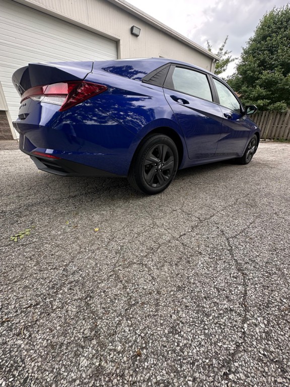 2022 Hyundai Elantra Image 4