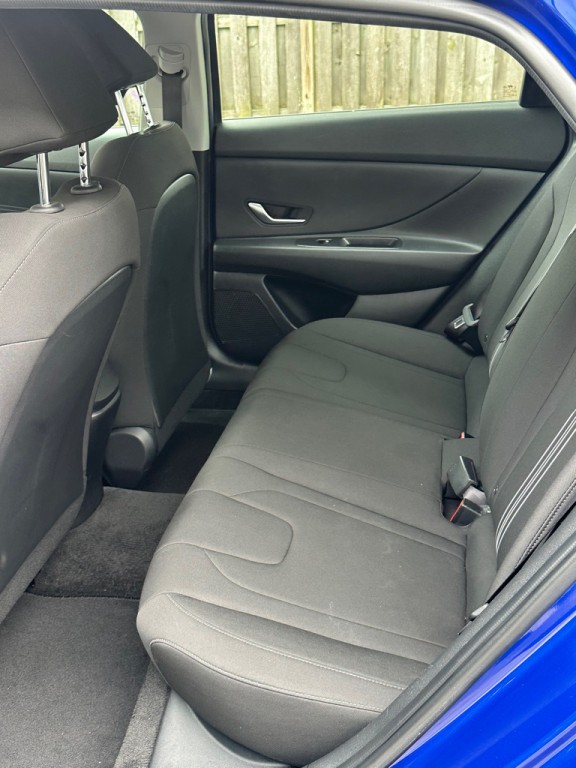 2022 Hyundai Elantra Image 6