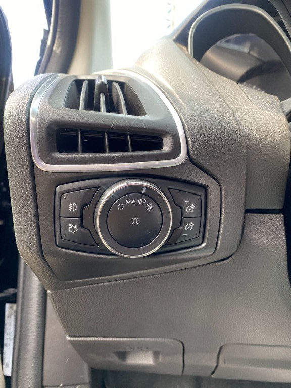 2015 Ford Escape Image 9