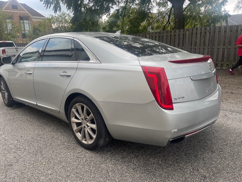 2013 Cadillac XTS Image 2
