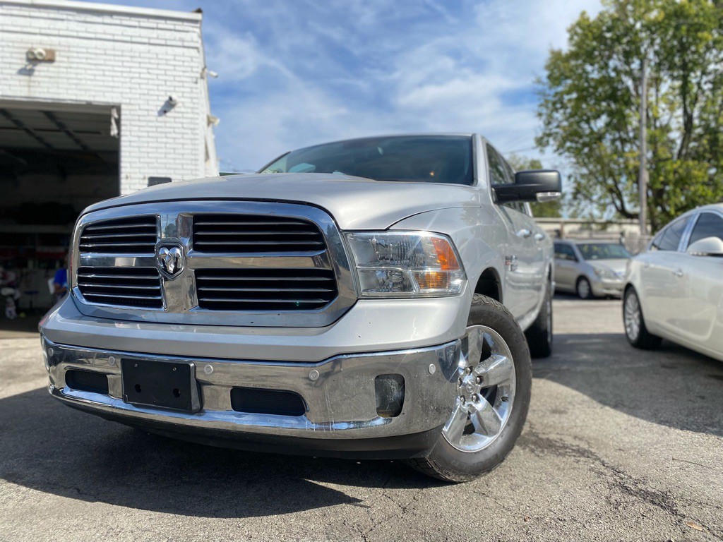 2015 RAM 1500 Image 2