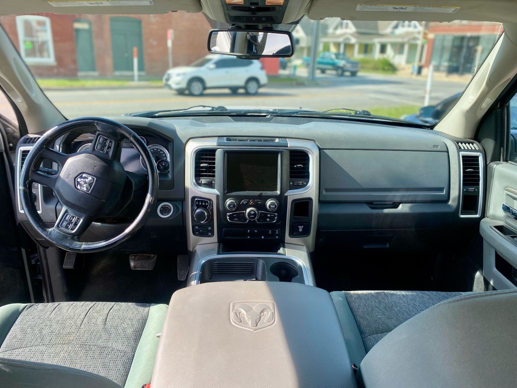 2015 RAM 1500 Image 4