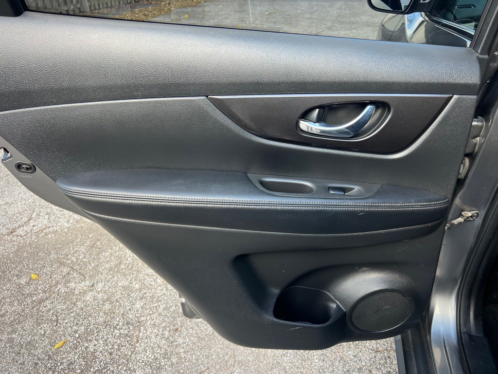 2020 Nissan Rogue Image 19