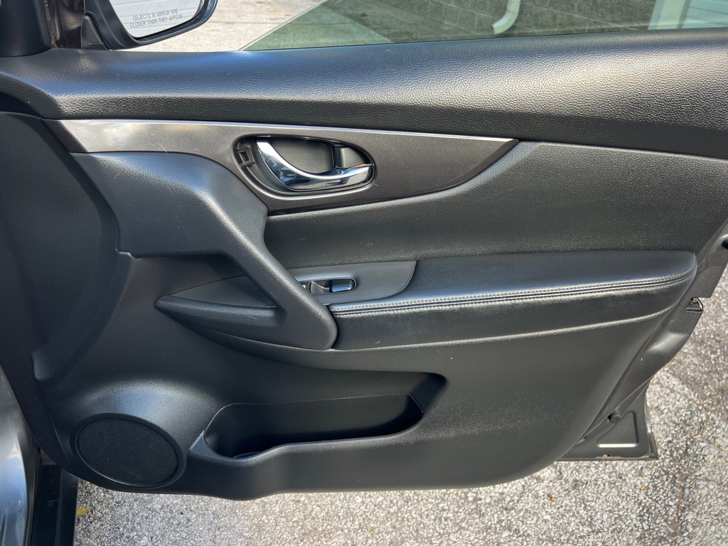 2020 Nissan Rogue Image 24