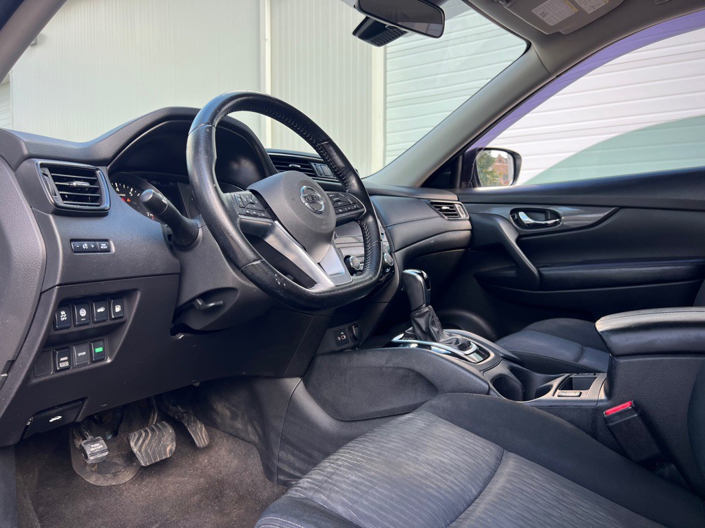 2020 Nissan Rogue Image 26