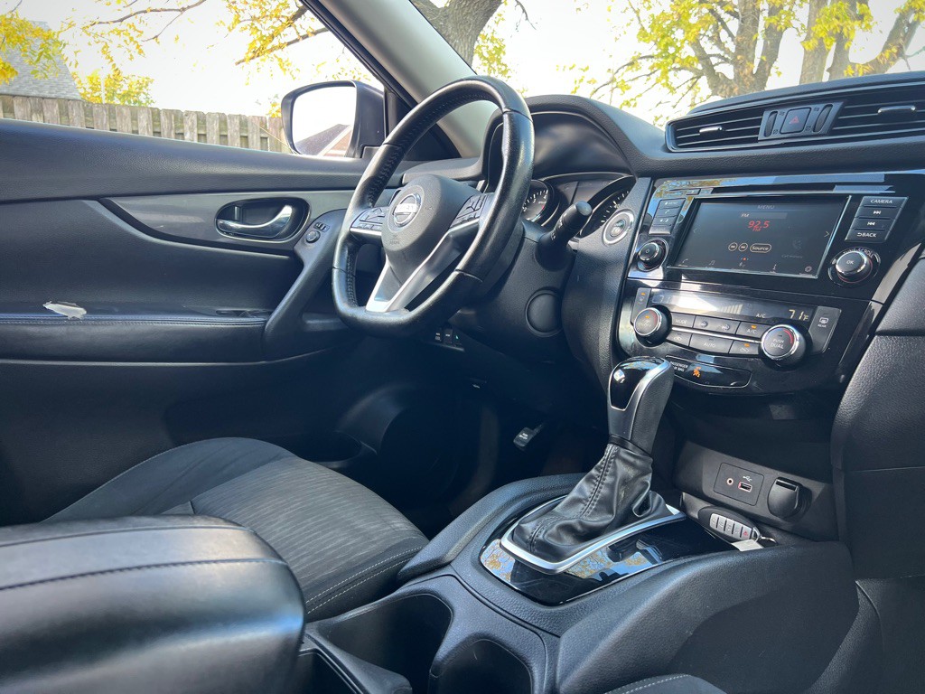 2020 Nissan Rogue Image 27