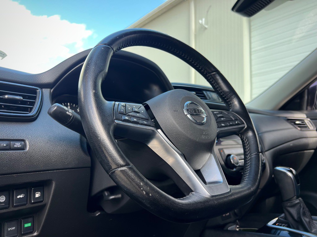 2020 Nissan Rogue Image 32