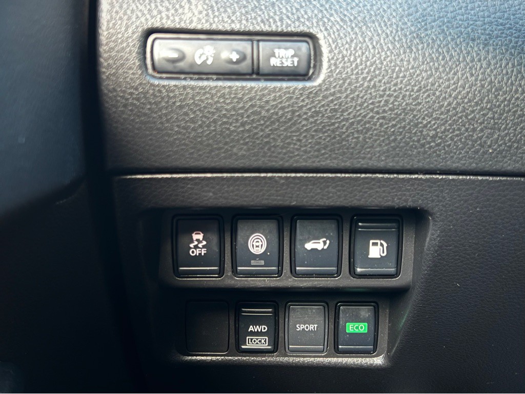 2020 Nissan Rogue Image 35