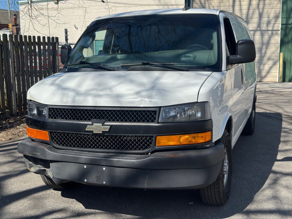 2019 Chevrolet Express Image 1