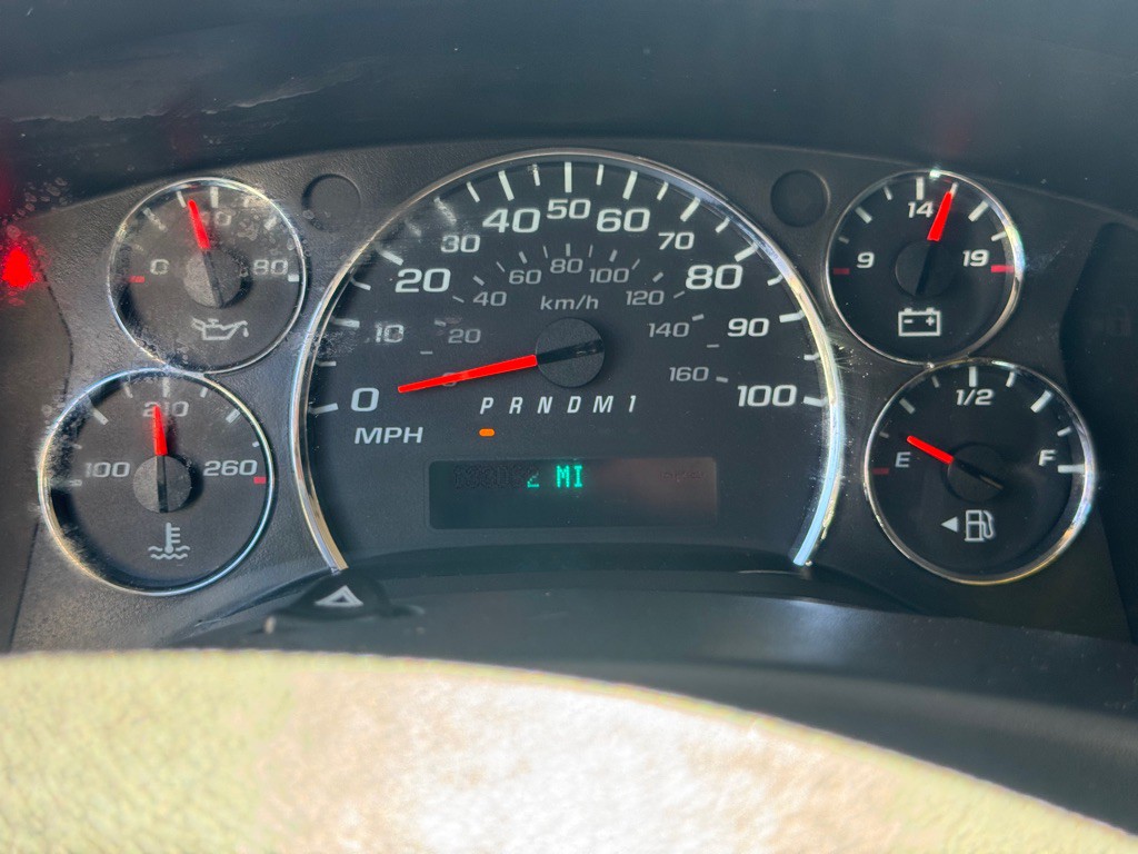 2019 Chevrolet Express Image 2