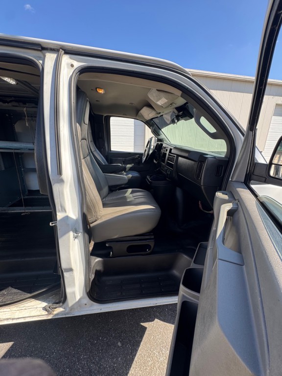 2019 Chevrolet Express Image 6