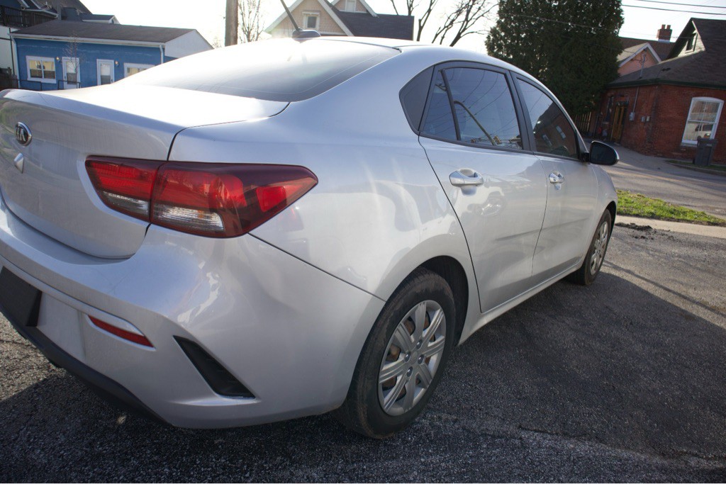 2021 Kia Rio Image 8